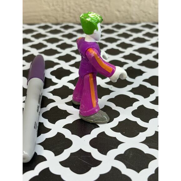 Imaginext Joker DC Comics 3" Action Figure - Picture 2 of 5